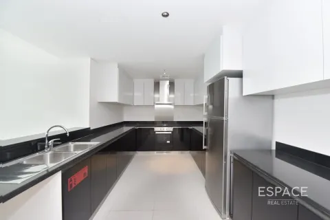 Apartemen di DAMAC HEIGHTS di Dubai Marina, UEA 3 kamar tidur, 181 m2 nomor 661373 - foto 5