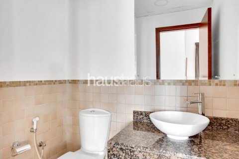 Apartment in Jumeirah Beach Residence, Dubai, UAE 2 bedrooms, 129 sq.m. № 625991 - photo 17