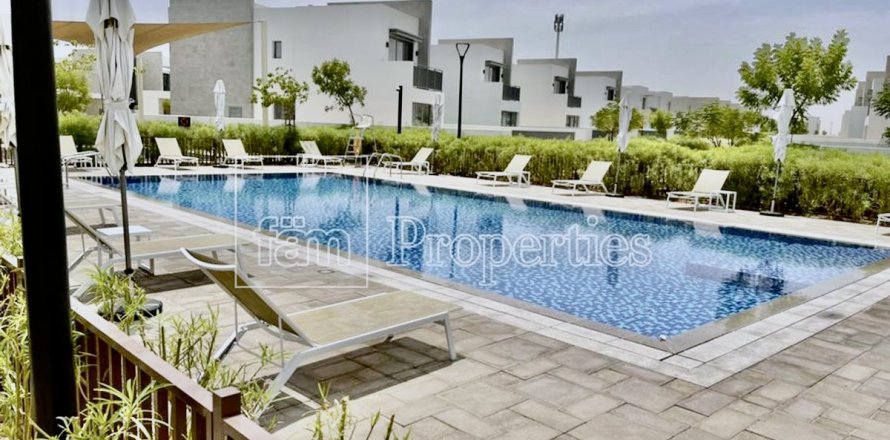Villa asukohaga Dubai, AÜE: 4 magamistoaga, 546.9 m² Nr 645726