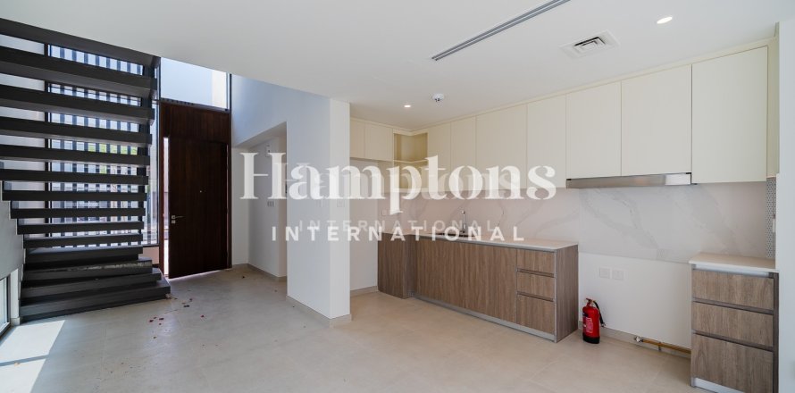 Adosado en Jumeirah Village Triangle, Dubai, EAU 4 dormitorios, 255.483 m² № 693906