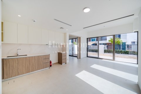 Adosado en alquiler en Jumeirah Village Triangle, Dubai, EAU 4 dormitorios, 257.51968376 m2 № 693902 - foto 2