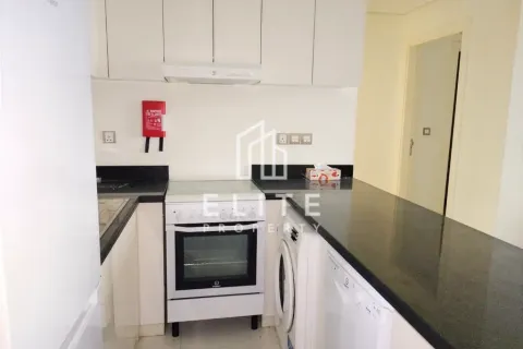 Apartment til salg i Dubai, UAE 2 soveværelser, 105 kvm № 646516 - foto 5