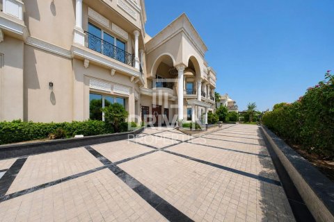 וילה להשכרה ב Emirates Hills, Dubai, איחוד האמירויות  1887.98 מ"ר, מספר 759616 - תמונה 30