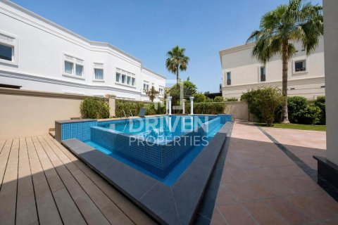 וילה להשכרה ב Emirates Hills, Dubai, איחוד האמירויות  1887.98 מ"ר, מספר 759616 - תמונה 28