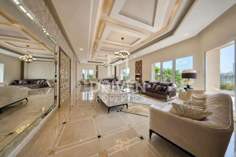 וילה להשכרה ב Emirates Hills, Dubai, איחוד האמירויות  1887.98 מ"ר, מספר 759616 - תמונה 1