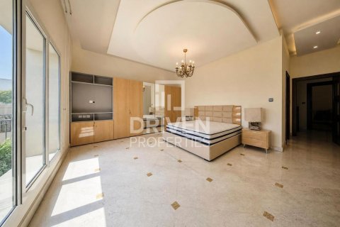 וילה להשכרה ב Emirates Hills, Dubai, איחוד האמירויות  1887.98 מ"ר, מספר 759616 - תמונה 11