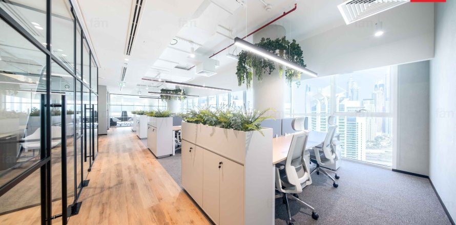 Dubai, UAE의 사무실 160.9제곱미터 번호 694047