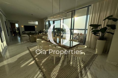 Vila di Abu Dhabi, UAE 5 bilik tidur, 454 meter persegi № 609536 - foto 10