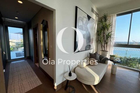 Vila di Abu Dhabi, UAE 5 bilik tidur, 454 meter persegi № 609536 - foto 7