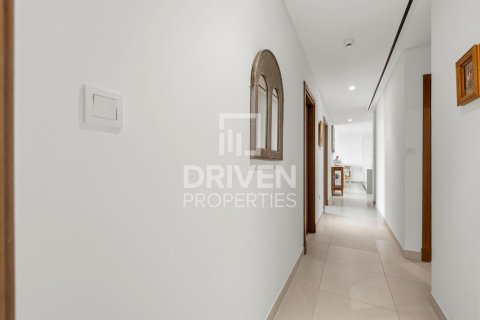 Appartamento in vendita a Al Wasl, Dubai, EAU 3 camere da letto, 179.58 mq. № 743800 - foto 15