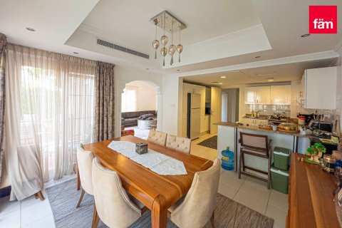 Vilë në Dubai, Emiratet e Bashkuara Arabe 4 dhoma gjumi, 368.6 m2. № 722452 - Foto 12