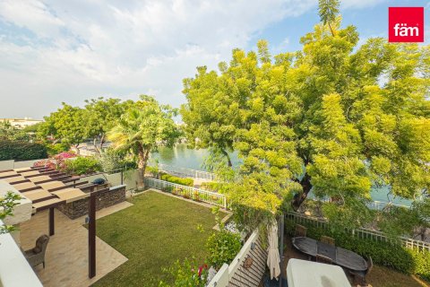 Vilë në Dubai, Emiratet e Bashkuara Arabe 4 dhoma gjumi, 368.6 m2. № 722452 - Foto 2