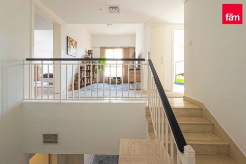 Vilë në Dubai, Emiratet e Bashkuara Arabe 4 dhoma gjumi, 368.6 m2. № 722452 - Foto 9