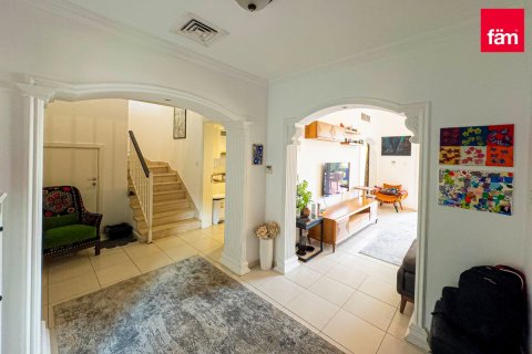 Vilë në Dubai, Emiratet e Bashkuara Arabe 4 dhoma gjumi, 368.6 m2. № 722452 - Foto 3