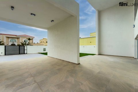 ویلا برای اجاره در Al Barsha، Dubai، امارات متحده عربی 3 خوابه ، 1318.7 متر مربع ، شماره 678147 - تصویر 24