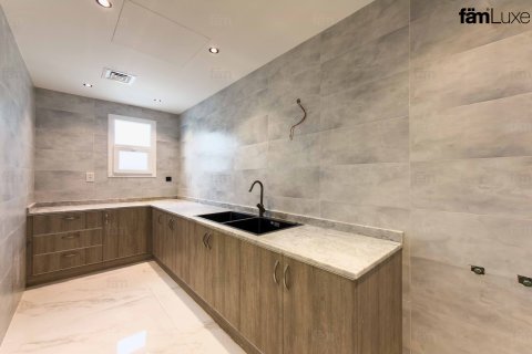 Villa para arrendamento em Al Barsha, Dubai, EAU 3 quartos, 1318.7 m2 № 678147 - foto 12