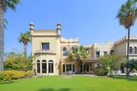 Vila u gradu Palm Jumeirah, Dubai, UAE 4 spavaće sobe, 470 m2 Br. 645281 - Slika 1
