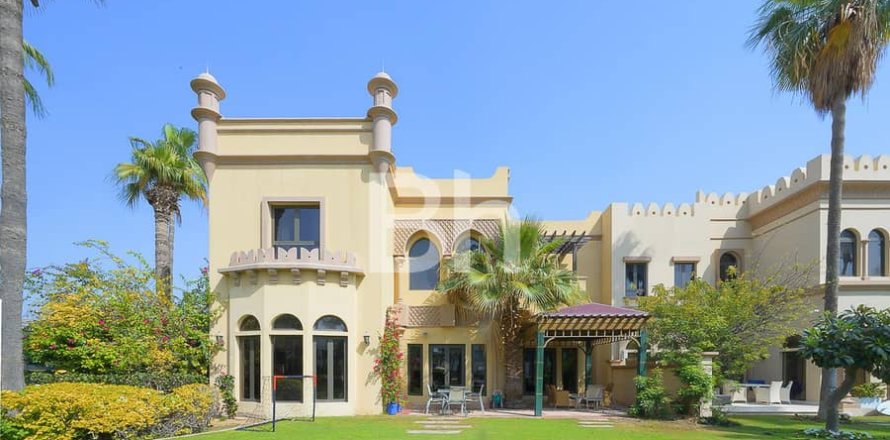 Vila u gradu Palm Jumeirah, Dubai, UAE 4 spavaće sobe, 470 m2 Br. 645281