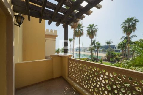 Vila u gradu Palm Jumeirah, Dubai, UAE 4 spavaće sobe, 470 m2 Br. 645281 - Slika 4