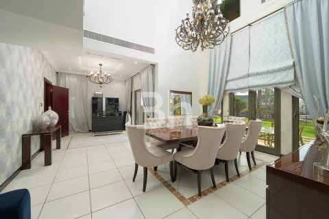 Vila u gradu Palm Jumeirah, Dubai, UAE 4 spavaće sobe, 470 m2 Br. 645281 - Slika 14