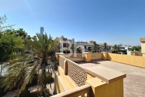 Vila u gradu Palm Jumeirah, Dubai, UAE 4 spavaće sobe, 470 m2 Br. 645281 - Slika 10