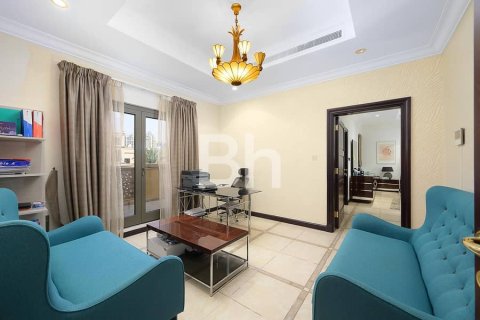 Vila u gradu Palm Jumeirah, Dubai, UAE 4 spavaće sobe, 470 m2 Br. 645281 - Slika 16