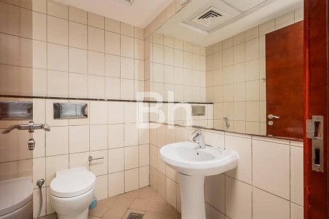 Apartmen di Jumeirah Lake Towers, Dubai, UAE 2 bilik tidur, 138 meter persegi № 645279 - foto 6