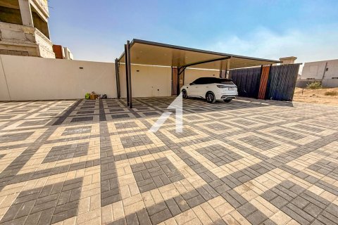 Villa zur Miete in Al Aweer, Dubai, VAE 4 Schlafzimmer, 390 m2 Nr. 693823 - Foto 25