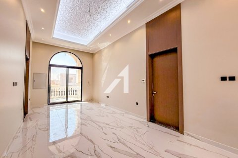 Villa zur Miete in Al Aweer, Dubai, VAE 4 Schlafzimmer, 390 m2 Nr. 693823 - Foto 17