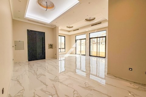 Villa zur Miete in Al Aweer, Dubai, VAE 4 Schlafzimmer, 390 m2 Nr. 693823 - Foto 2