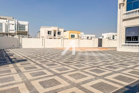 Villa zur Miete in Al Aweer, Dubai, VAE 4 Schlafzimmer, 390 m2 Nr. 693823 - Foto 18