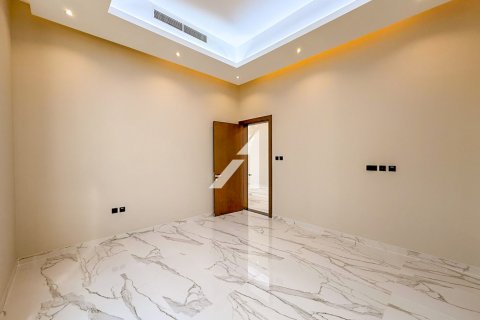 Villa zur Miete in Al Aweer, Dubai, VAE 4 Schlafzimmer, 390 m2 Nr. 693823 - Foto 11