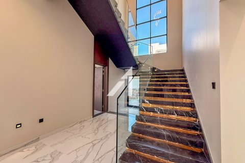 Villa zur Miete in Al Aweer, Dubai, VAE 4 Schlafzimmer, 390 m2 Nr. 693823 - Foto 9