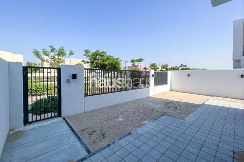Vilë në Dubai Land, Dubai, Emiratet e Bashkuara Arabe 4 dhoma gjumi, 230 m2. № 627061 - Foto 13