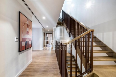 Villa sa Jumeirah, Dubai, UAE 5 silid-tulugan, 602.38 sq.m. № 742618 - larawan 14