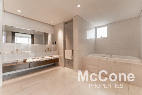 Apartment in Palm Jumeirah, Dubai, UAE 3 bedrooms, 725.29 sq.m. № 587567 - photo 11