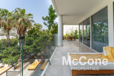 Apartment in Palm Jumeirah, Dubai, UAE 3 bedrooms, 725.29 sq.m. № 587567 - photo 22