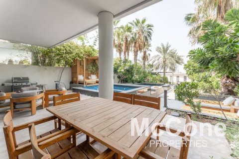 Apartment in Palm Jumeirah, Dubai, UAE 3 bedrooms, 725.29 sq.m. № 587567 - photo 25