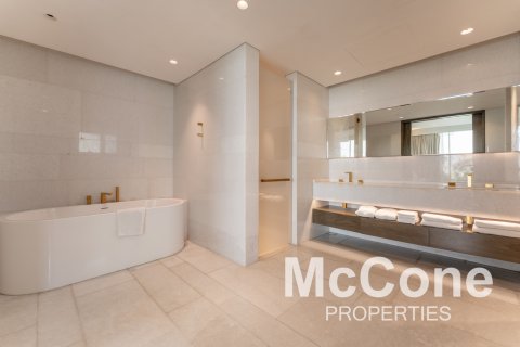 Apartment in Palm Jumeirah, Dubai, UAE 3 bedrooms, 725.29 sq.m. № 587567 - photo 15