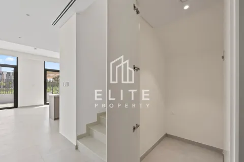Vilë në Dubai, Emiratet e Bashkuara Arabe 4 dhoma gjumi № 646486 - Foto 17