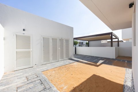 Commercial property on the Yas Island, Abu Dhabi, UAE 5 bedrooms, 289 sq.m. № 594575 - photo 21
