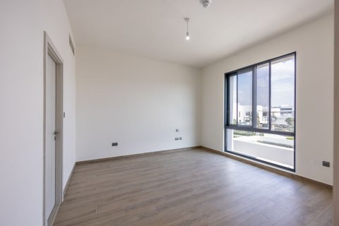 Commercial property on the Yas Island, Abu Dhabi, UAE 5 bedrooms, 289 sq.m. № 594575 - photo 5
