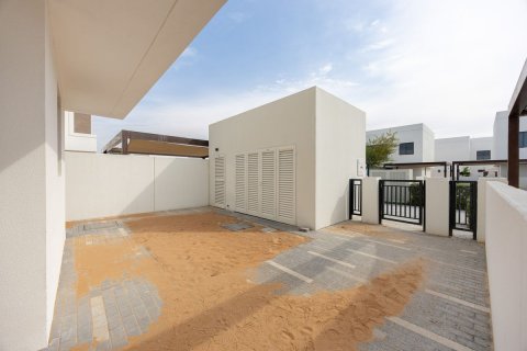 Commercial property on the Yas Island, Abu Dhabi, UAE 3 bedrooms, 189 sq.m. № 594573 - photo 17