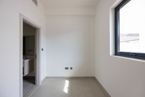 Commercial property on the Yas Island, Abu Dhabi, UAE 3 bedrooms, 189 sq.m. № 594573 - photo 6