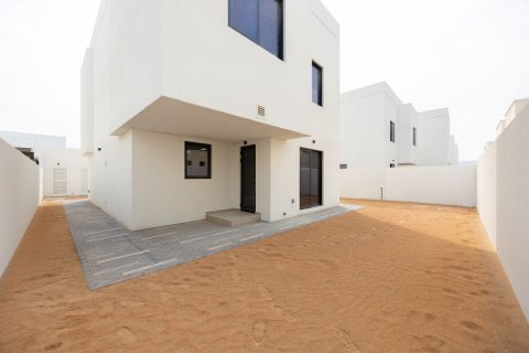 Commercial property on the Yas Island, Abu Dhabi, UAE 3 bedrooms, 189 sq.m. № 594573 - photo 18