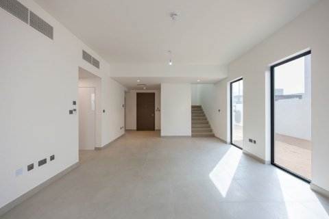 Commercial property on the Yas Island, Abu Dhabi, UAE 3 bedrooms, 189 sq.m. № 594573 - photo 2