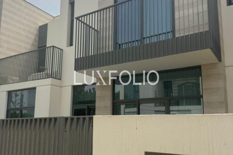 Townhouse in Arabian Ranches 3, Dubai, UAE 3 bedrooms, 180 sq.m. № 627505 - photo 2