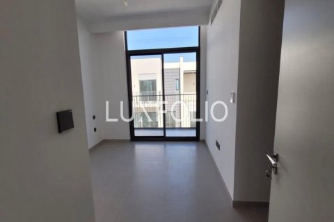 Townhouse in Arabian Ranches 3, Dubai, UAE 3 bedrooms, 180 sq.m. № 627505 - photo 4
