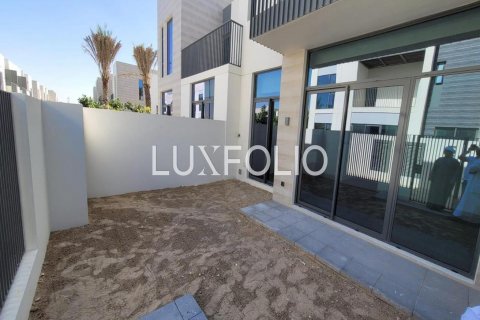 Townhouse in Arabian Ranches 3, Dubai, UAE 3 bedrooms, 180 sq.m. № 627505 - photo 15