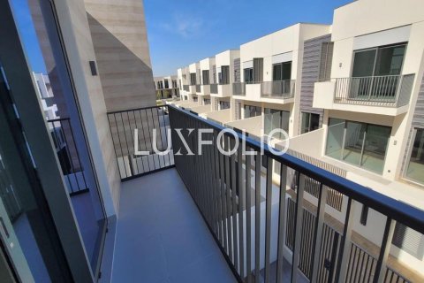 Townhouse in Arabian Ranches 3, Dubai, UAE 3 bedrooms, 180 sq.m. № 627505 - photo 17